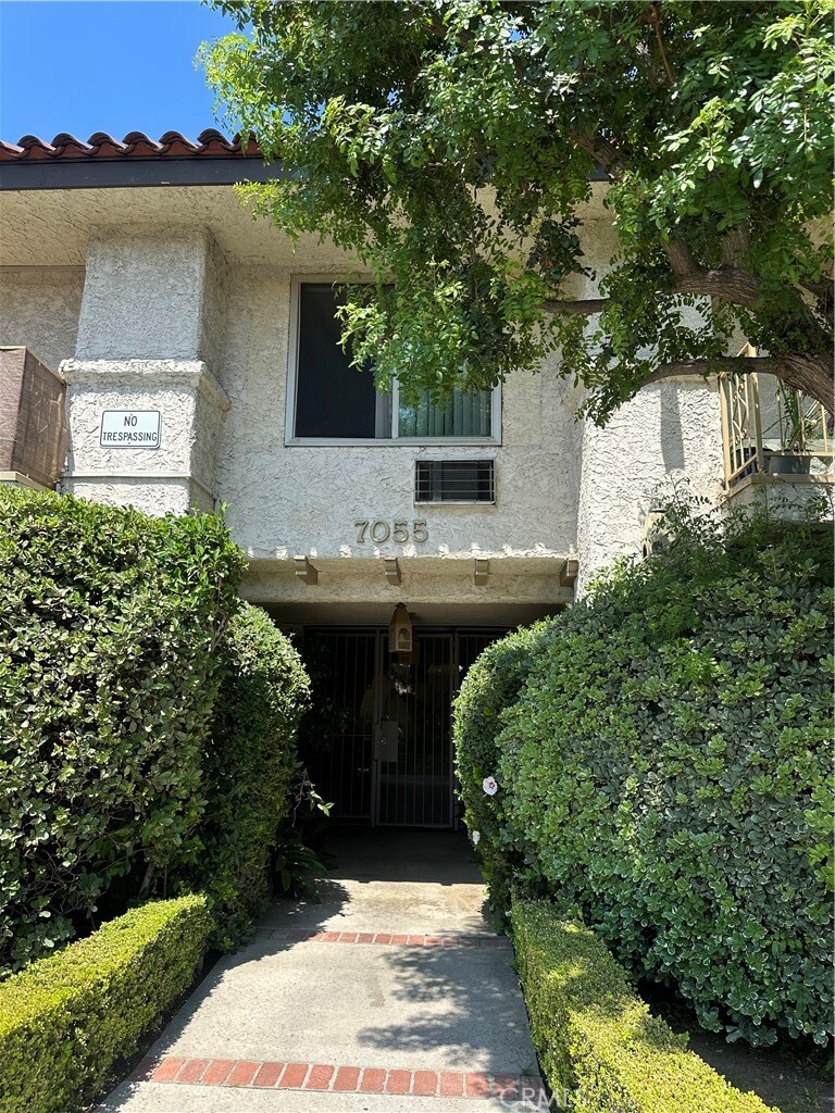 7055 Etiwanda Avenue 108  Reseda CA 91335 photo