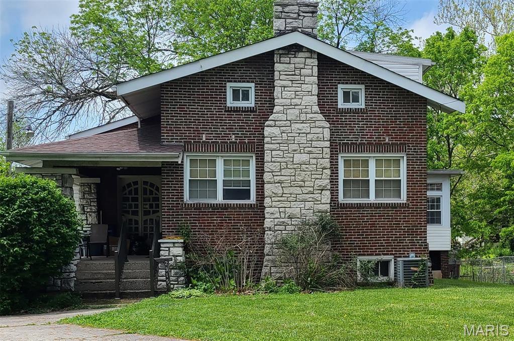 Property Photo: 2315 Gilrose Avenue MO 63114