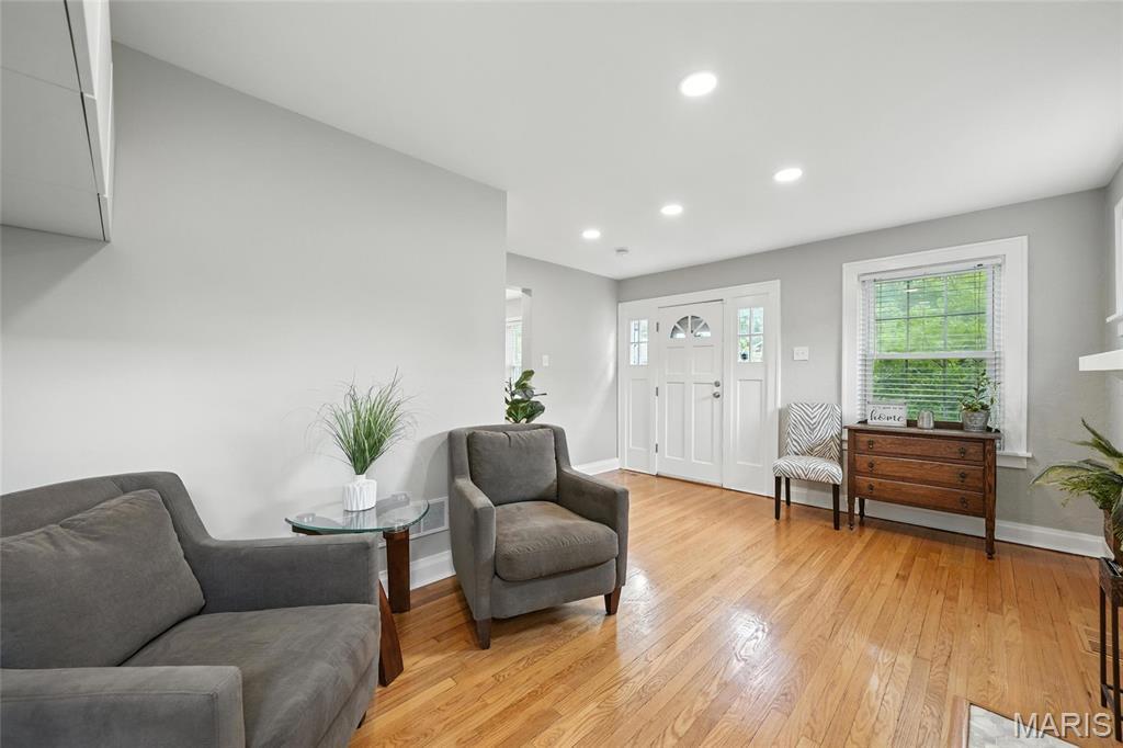 Property Photo: 5107 Shrewsbury Avenue MO 63119