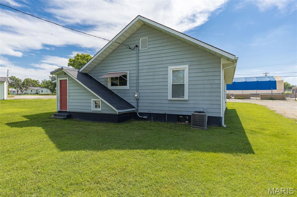 Property Photo: 200 8th Street MO 63601