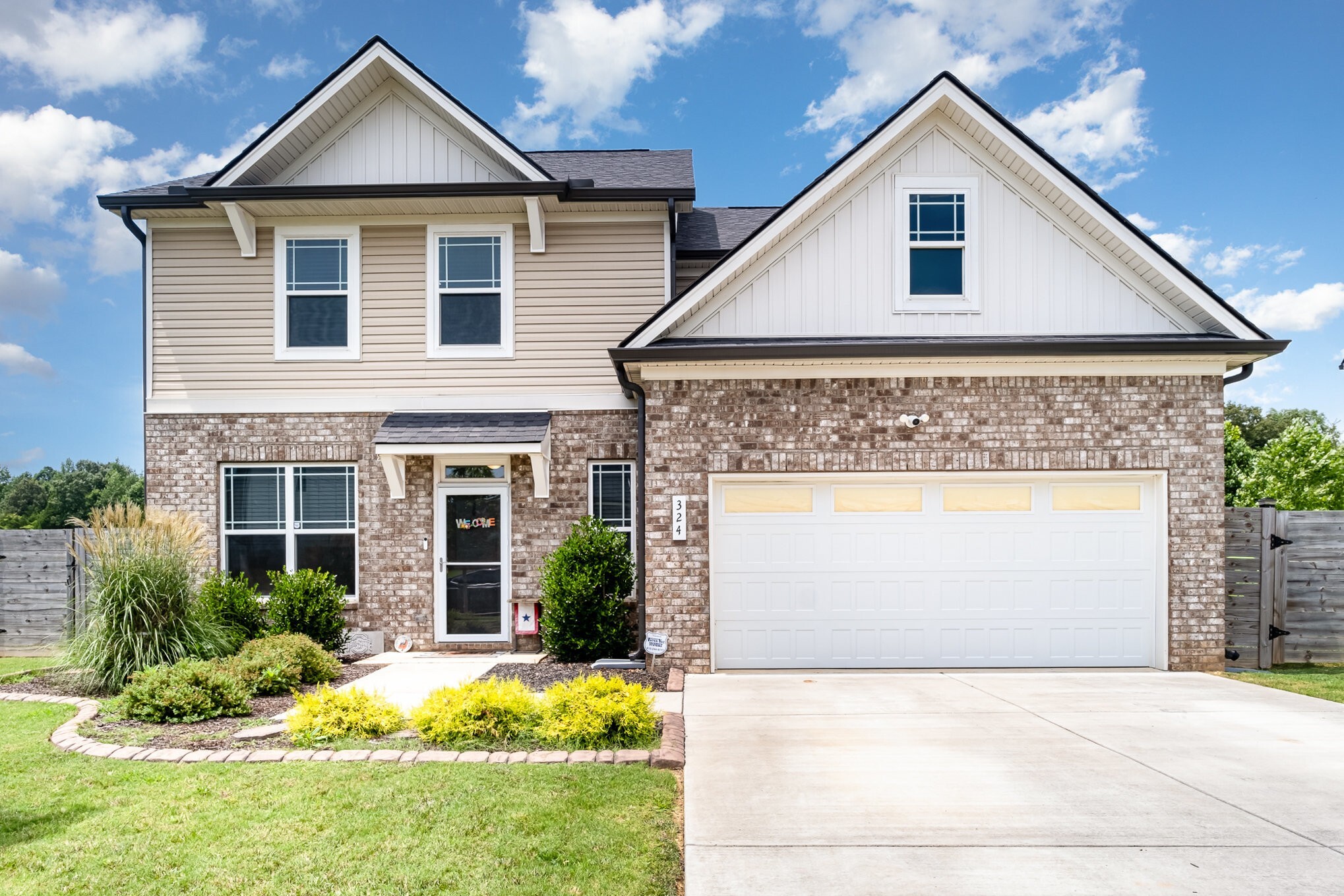 Property Photo:  324 Wyburn Pl NE  TN 37029 