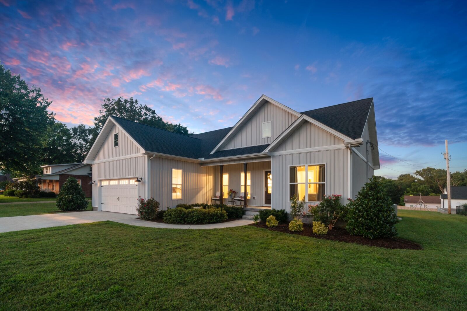 Property Photo: 204 Locust St TN 37101