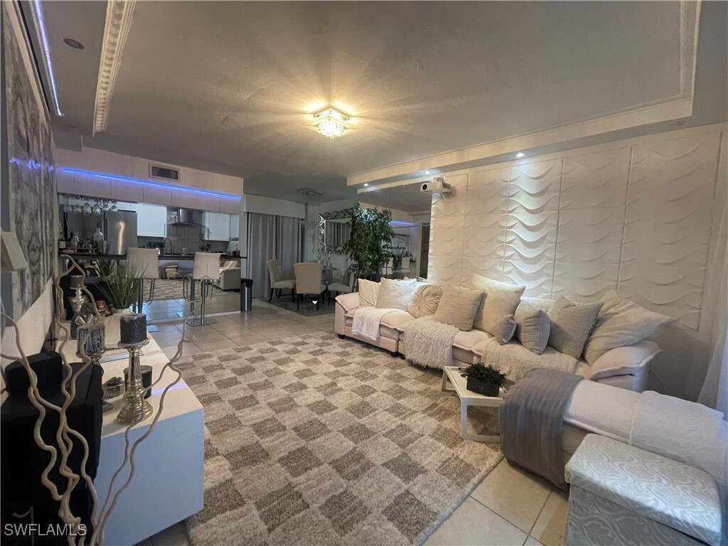 Property Photo: 5319 Summerlin Road 1914 FL 33919