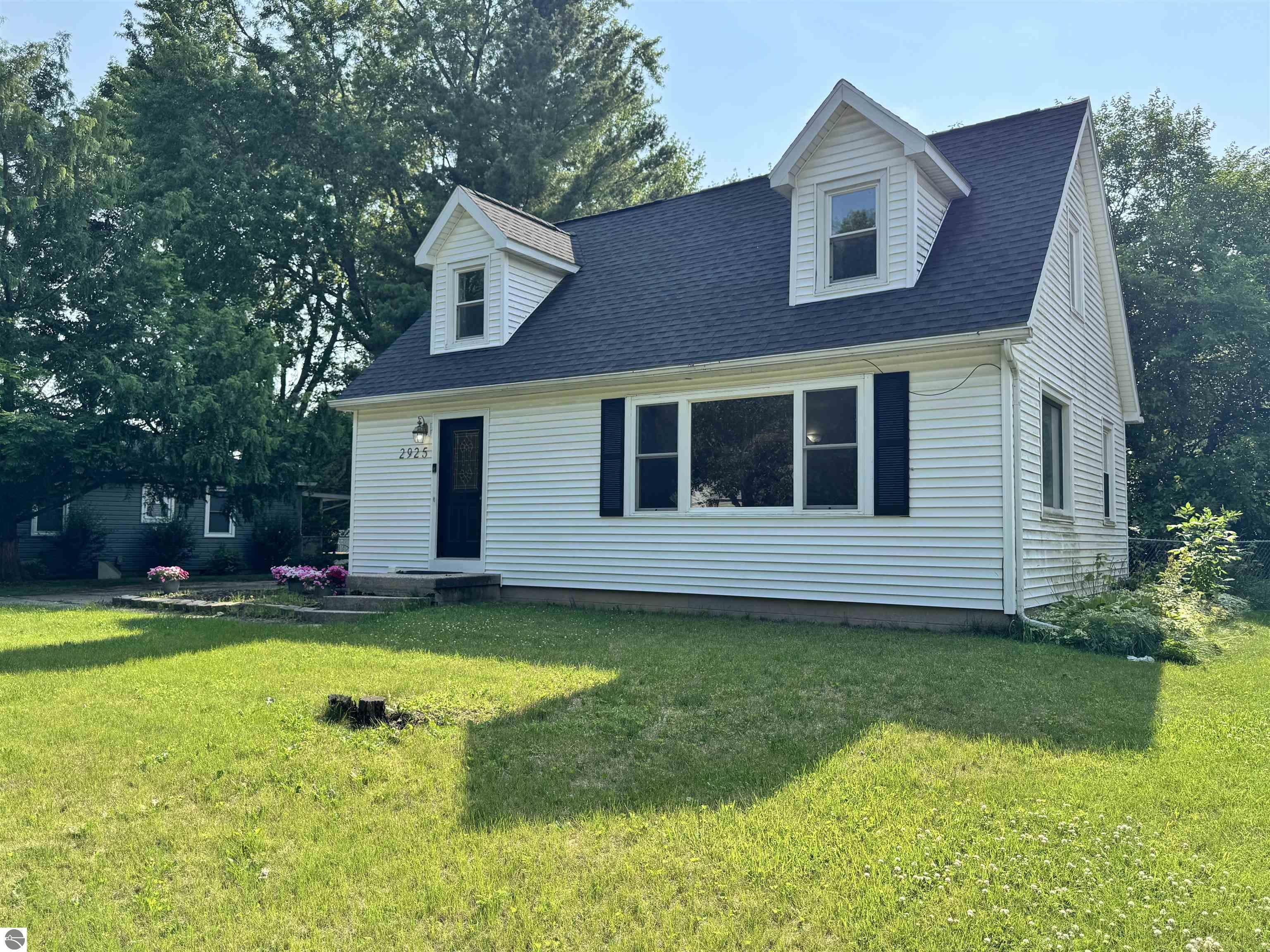 Property Photo:  2925 Dartmouth Road  MI 48640 