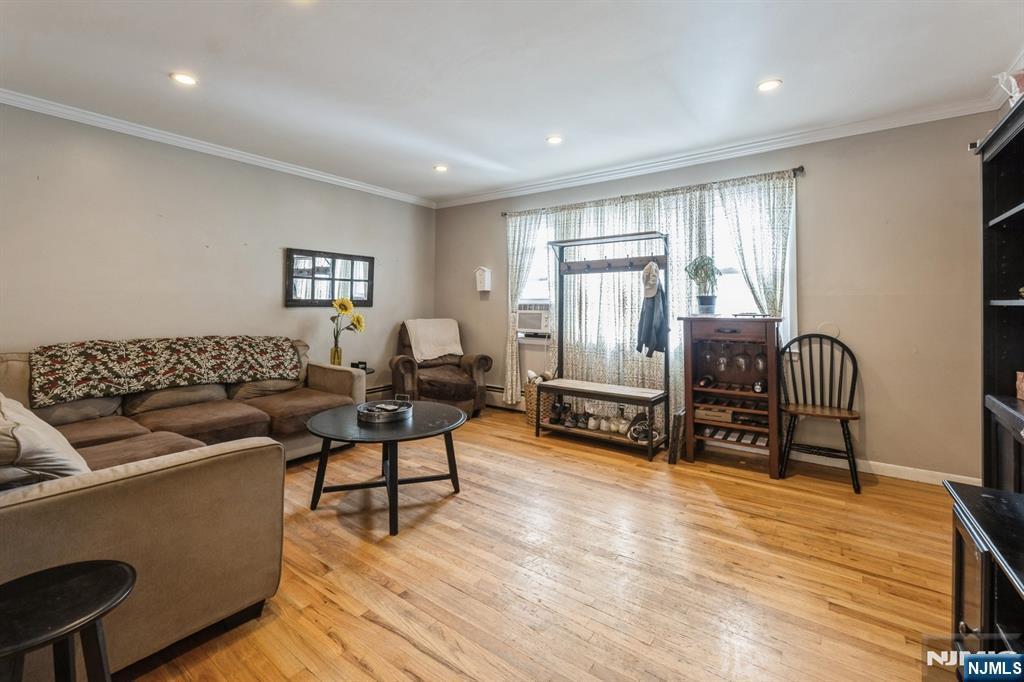 Property Photo:  433 Midland Avenue  NJ 07442 