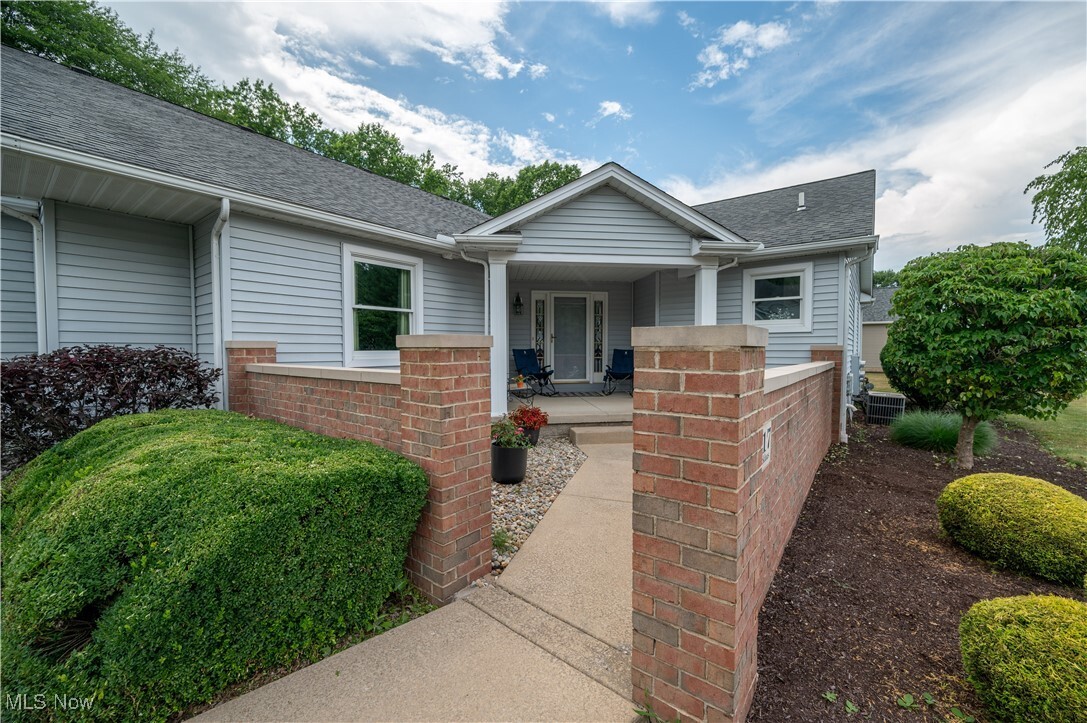 Property Photo: 117 Nicklaus Drive NE OH 44484