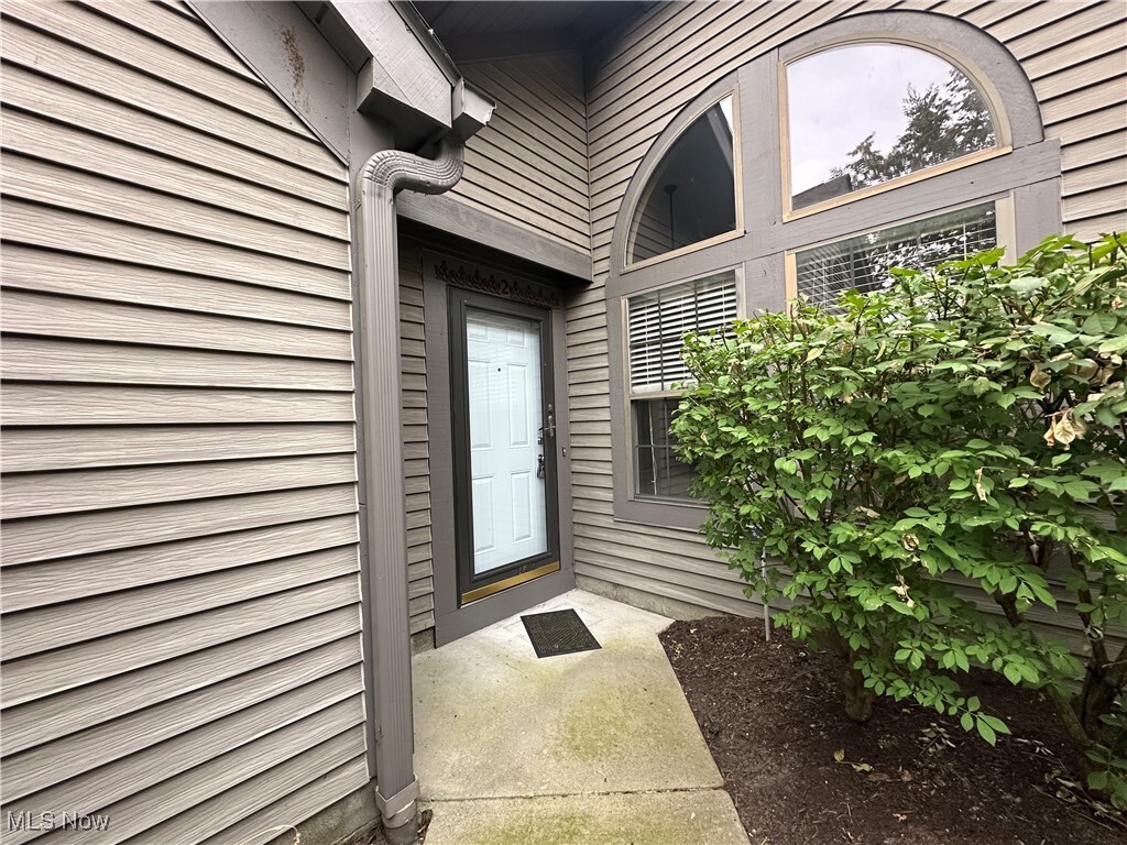 Property Photo: 4048 Saint Andrews Court 2 OH 44406