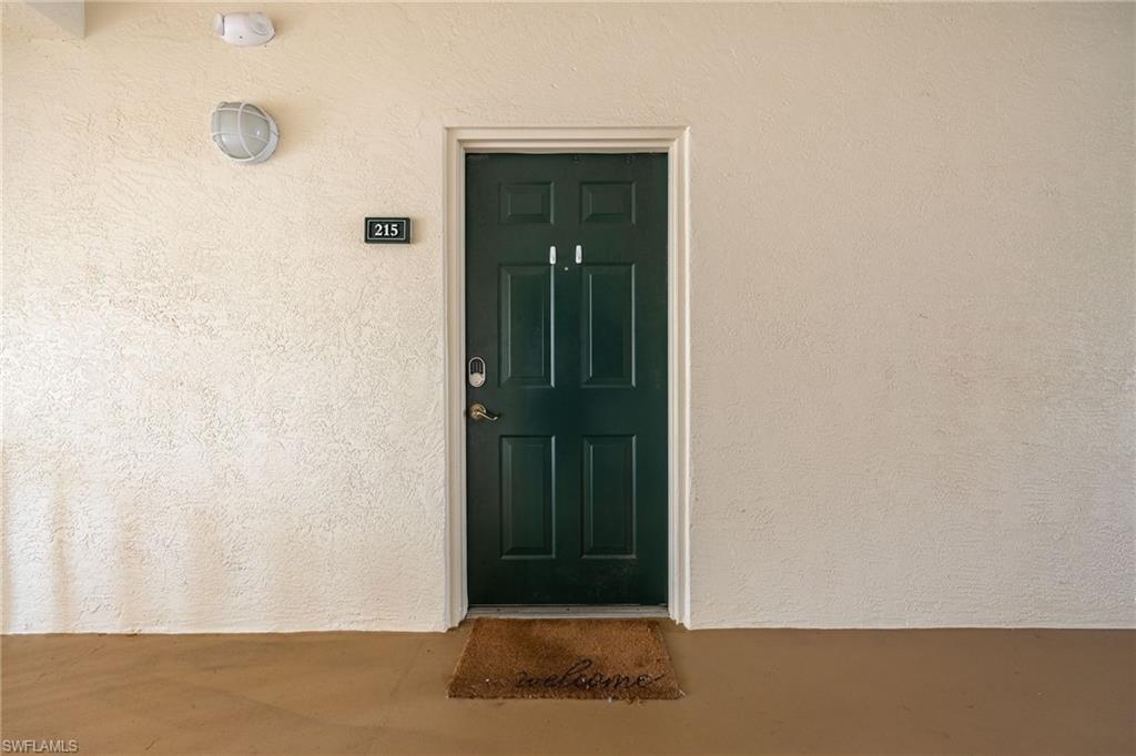 Property Photo: 4710 Saint Croix Ln 215 FL 34109