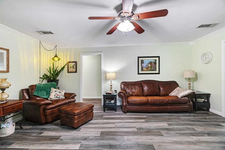 Property Photo:  1910 E Polk Street  TX 75460