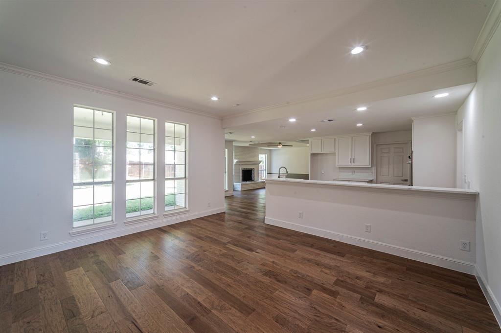 Property Photo: 4304 E Green Meadow Street E TX 76034