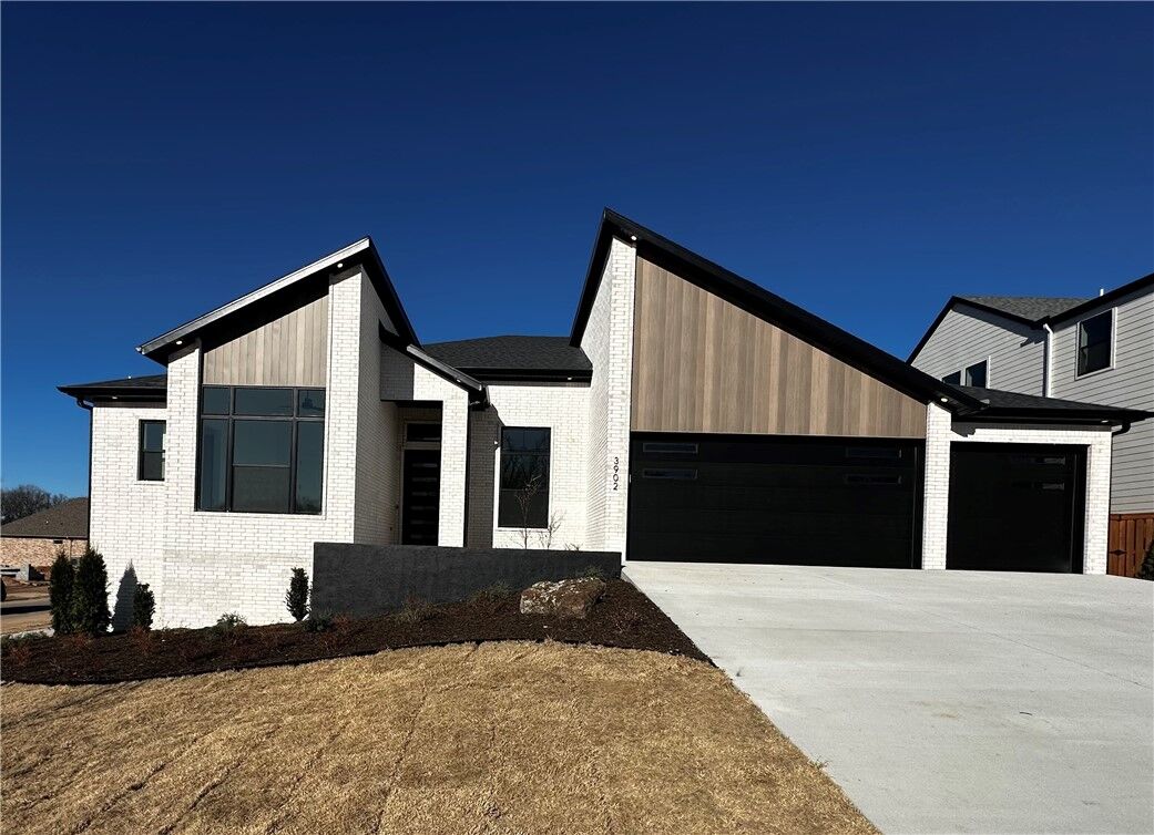 Property Photo:  3902 SW Limelight Lane  AR 72713 