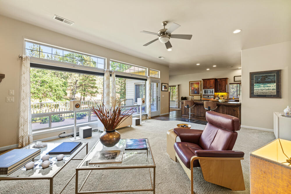 9507 Kestrel Road  Klamath Falls OR 97601 photo