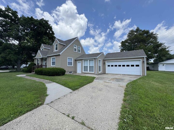 Property Photo:  1687 Indiana Drive  IL 61401 
