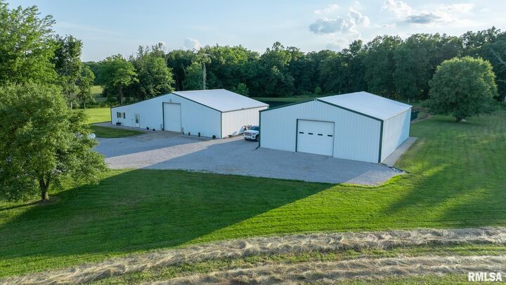 Property Photo: 23490 E Maple Road IL 62814