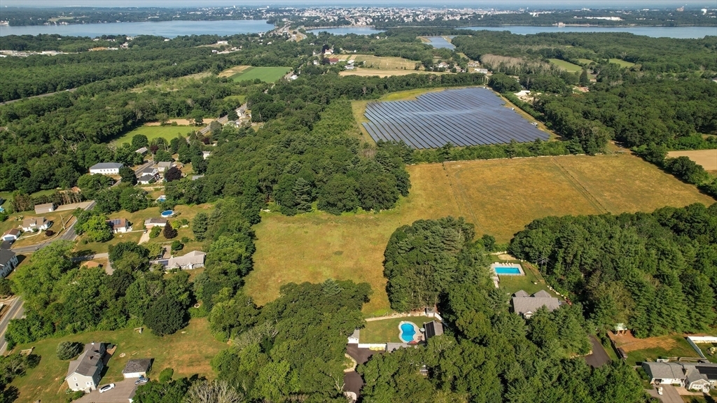 Property Photo:  6 Cahoons Ln  MA 02790 
