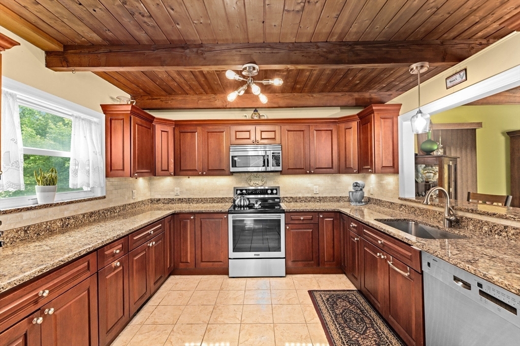 Property Photo: 15 Nonantum Rd MA 02360