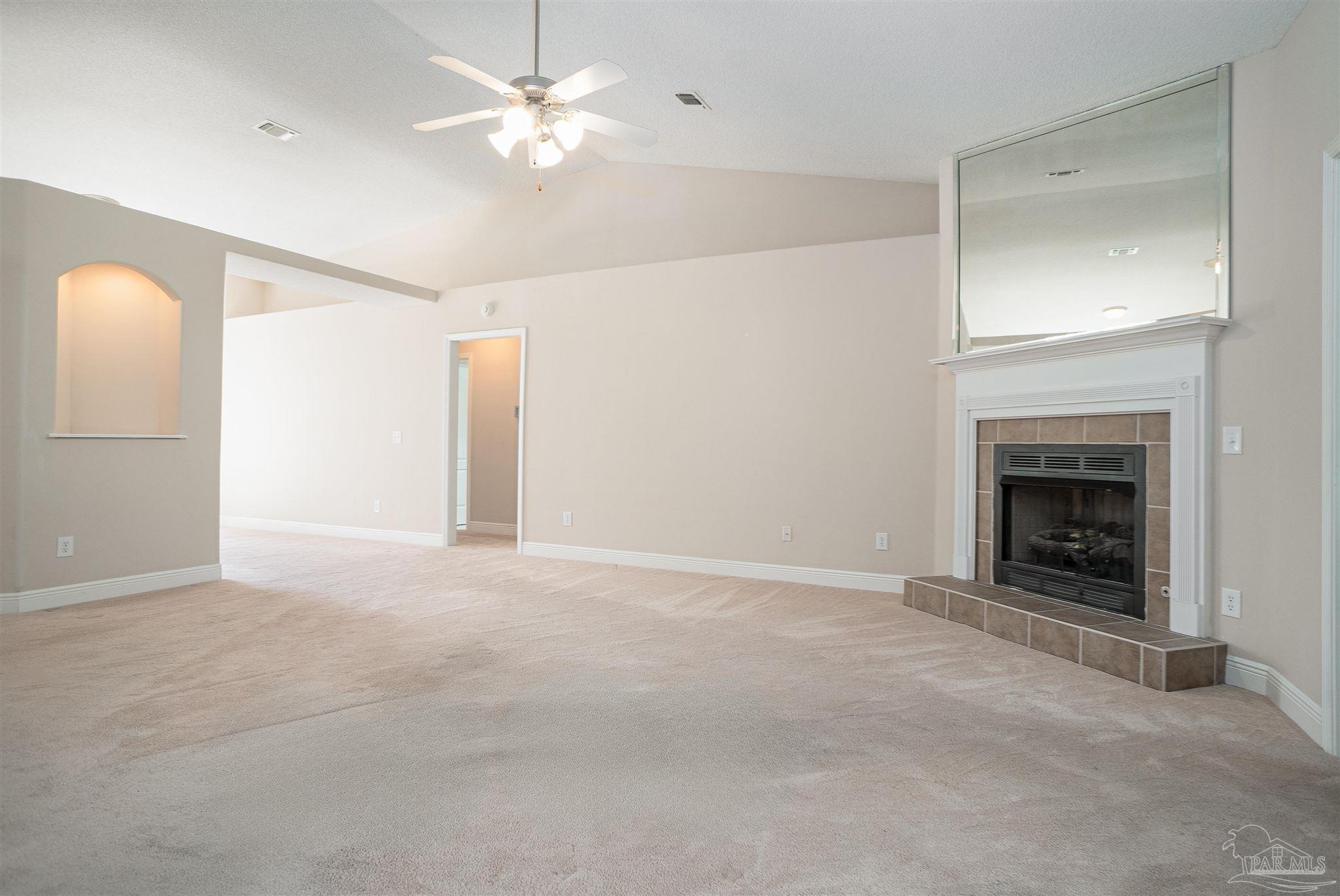 Property Photo: 11401 Johnstone Dr FL 32534
