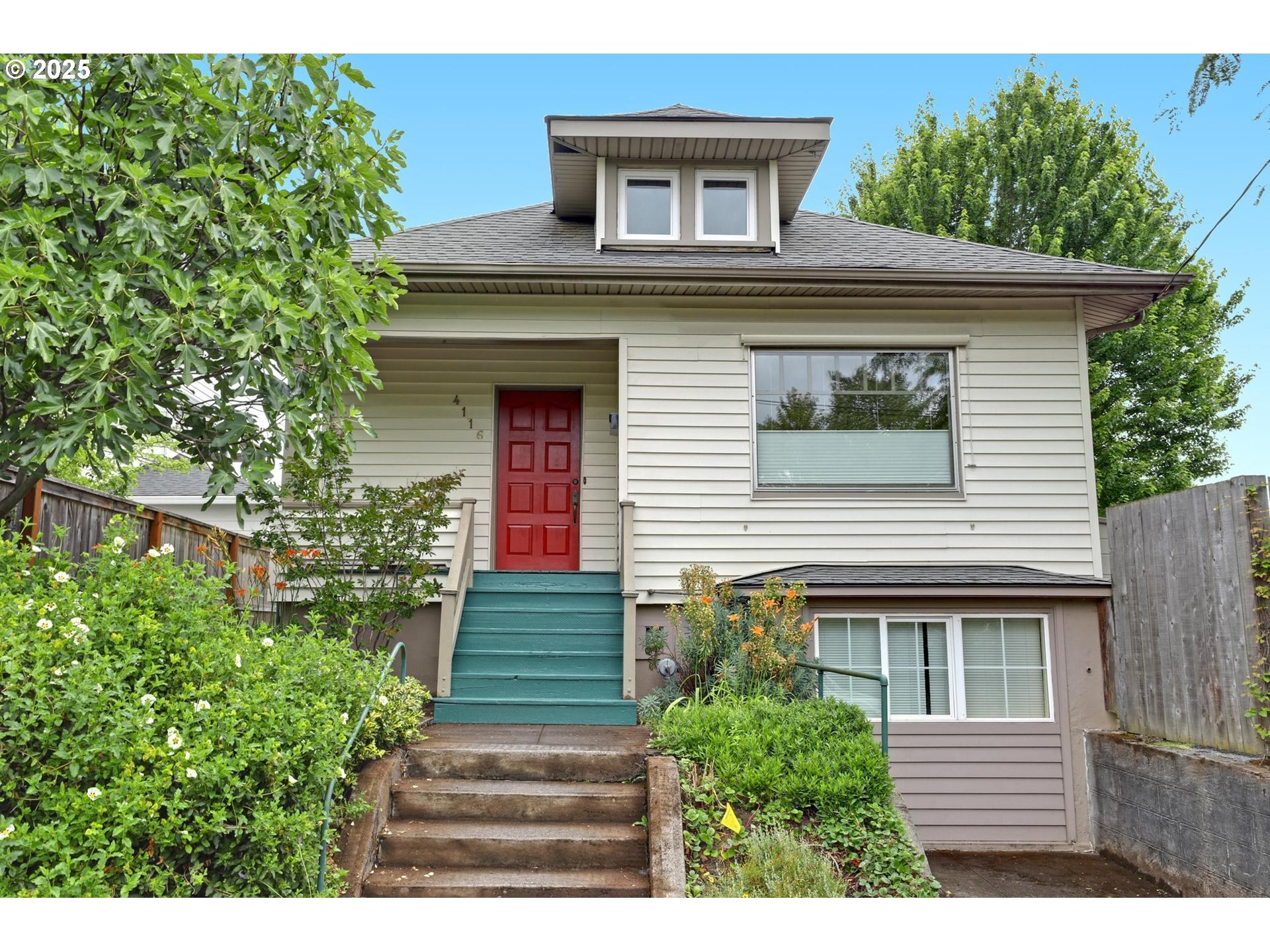 Property Photo: 4116 NE 13th Ave OR 97211