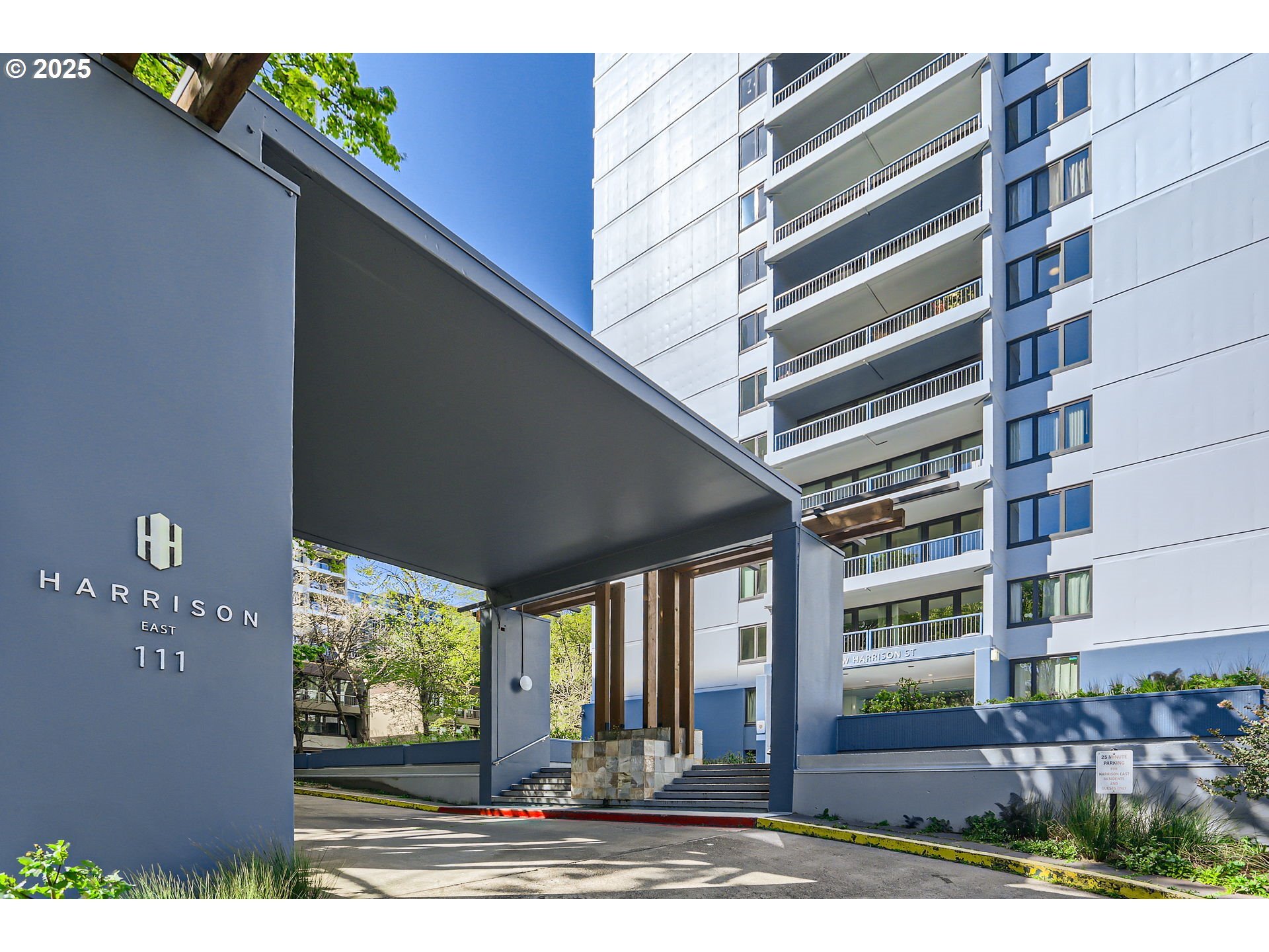 Property Photo: 111 SW Harrison St 17A OR 97201