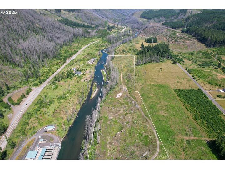 Property Photo:  51789 Gates Bridge E  OR 97346 