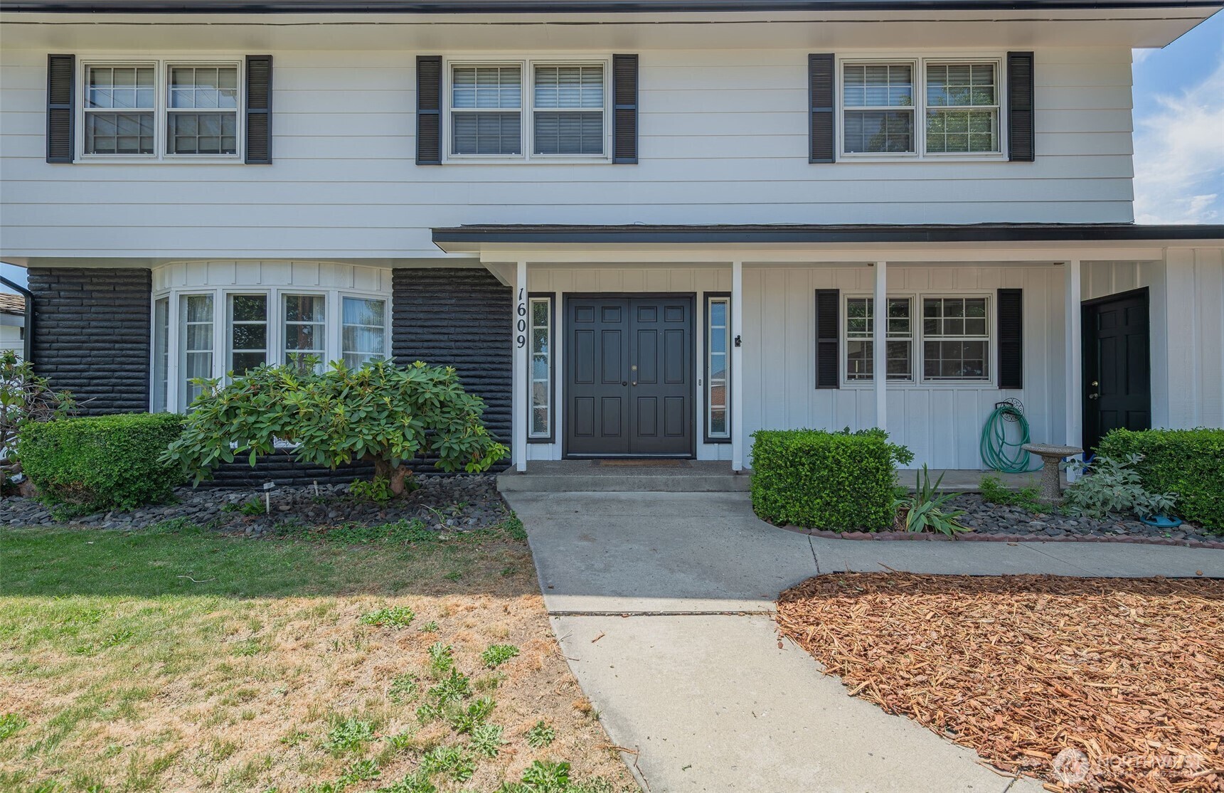 Property Photo: 1609 Russell Street WA 98801