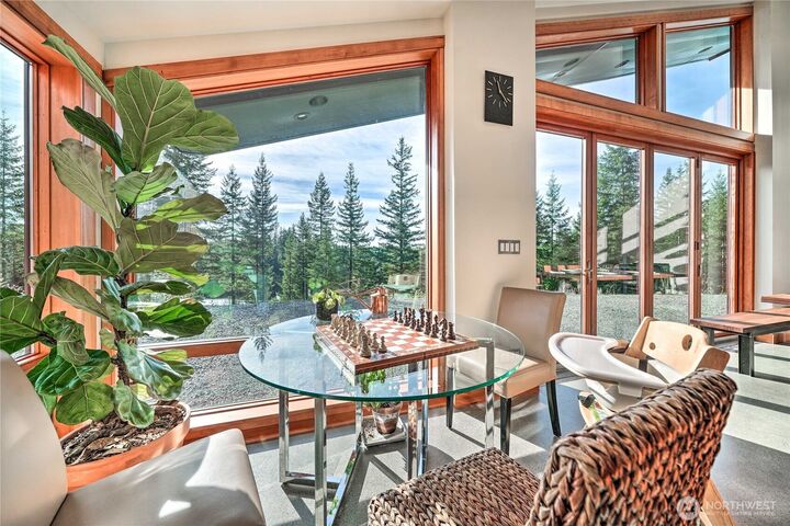 Property Photo:  