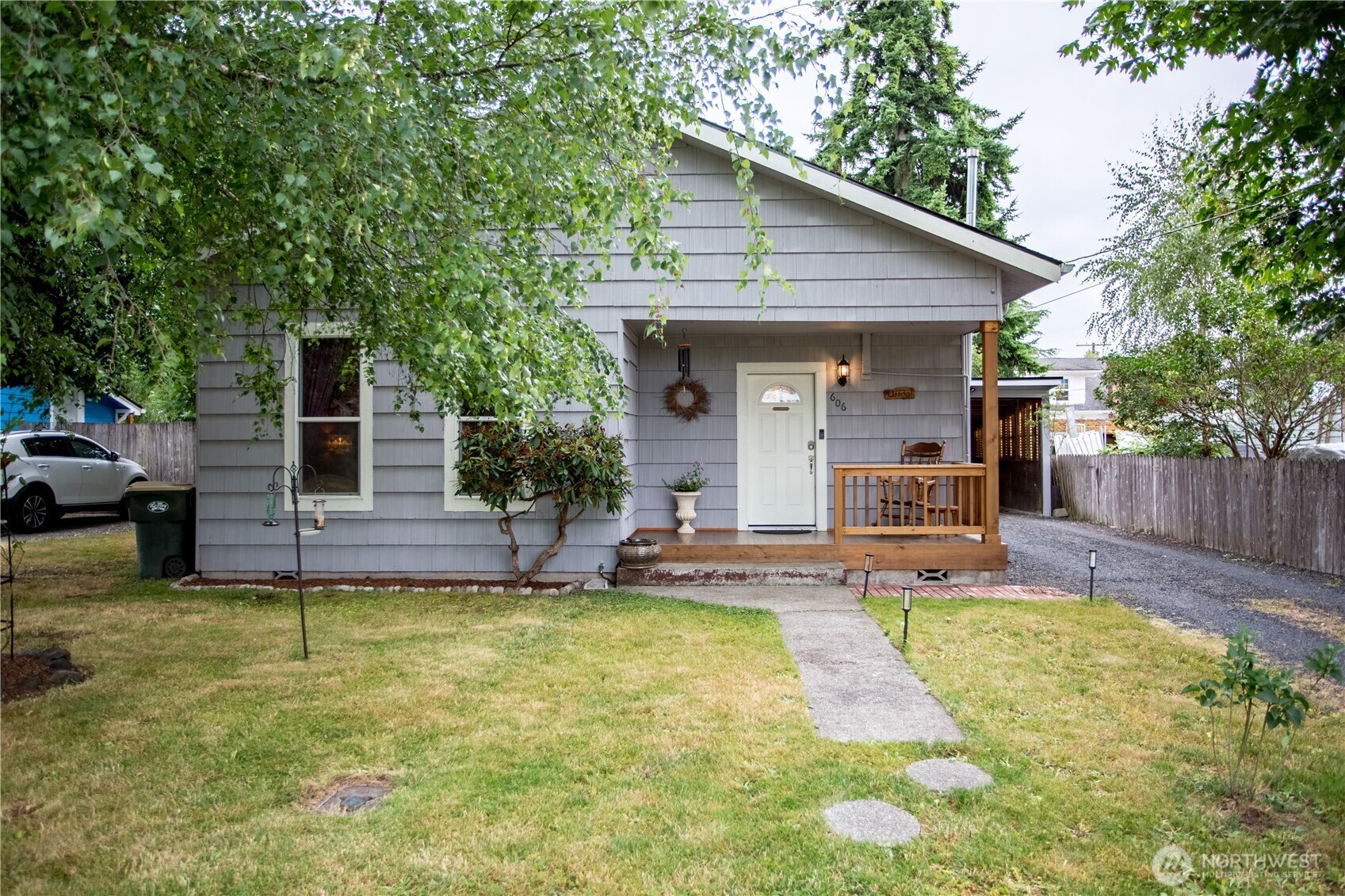 Property Photo: 606 State Street WA 98531