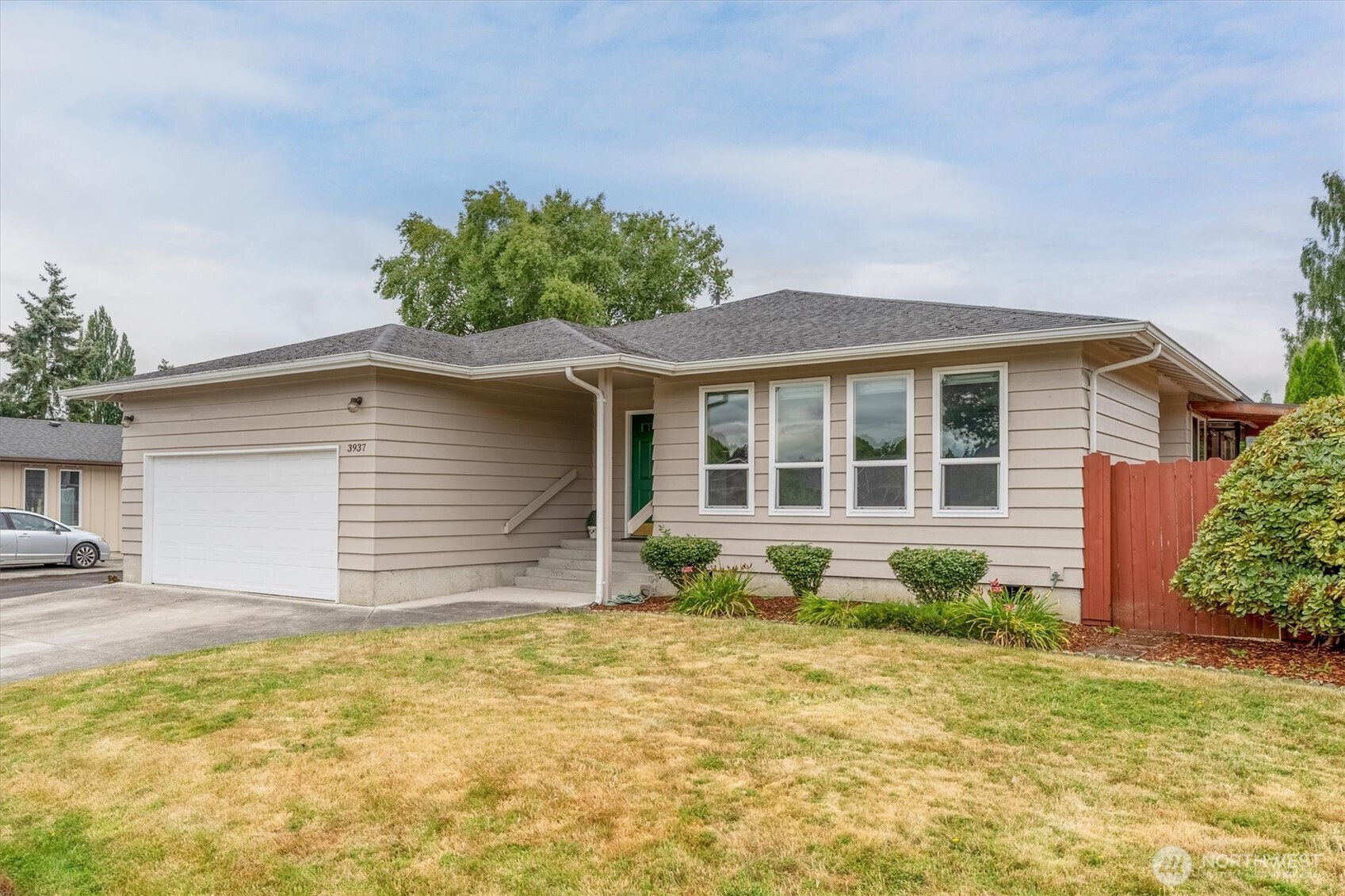 Property Photo:  3937  Gardenia Street  WA 98632 