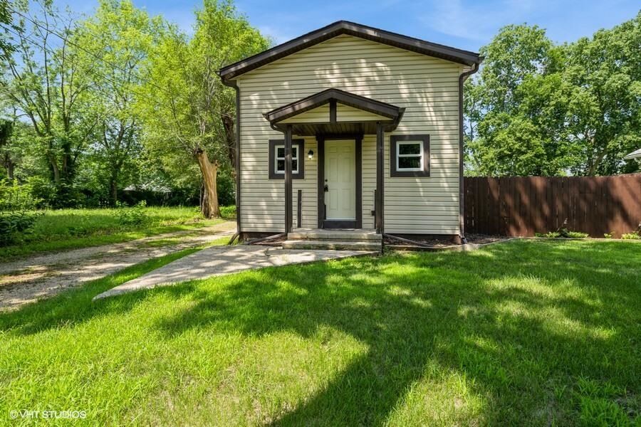 Property Photo: 3025 8th Street IL 61109