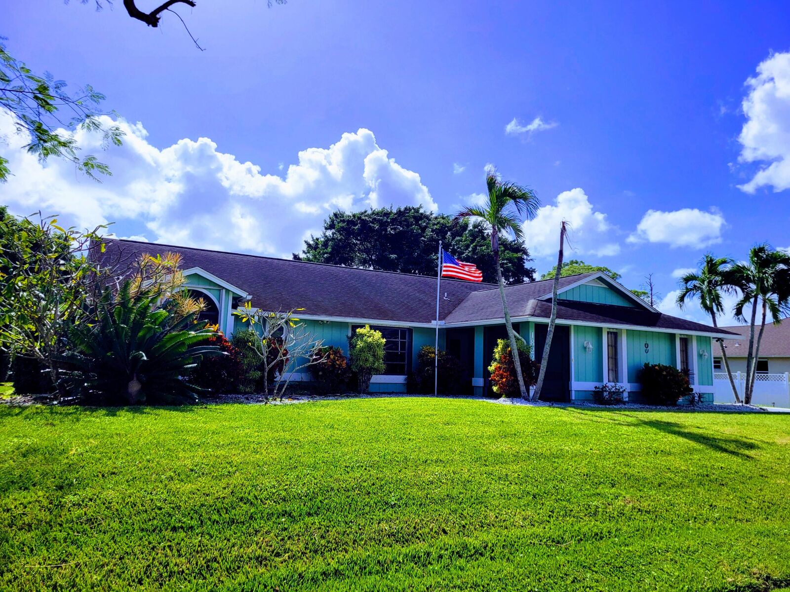 Property Photo: 1822 SE Beving Avenue FL 34952