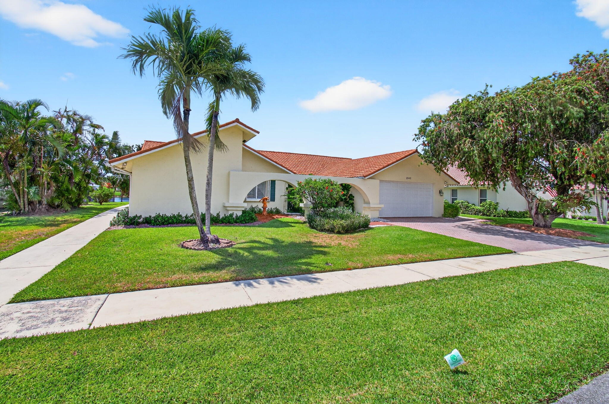 Property Photo: 2542 SW 23rd Cranbrook Place FL 33436
