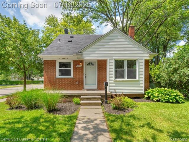 Property Photo:  3850 Parker Street  MI 48124 
