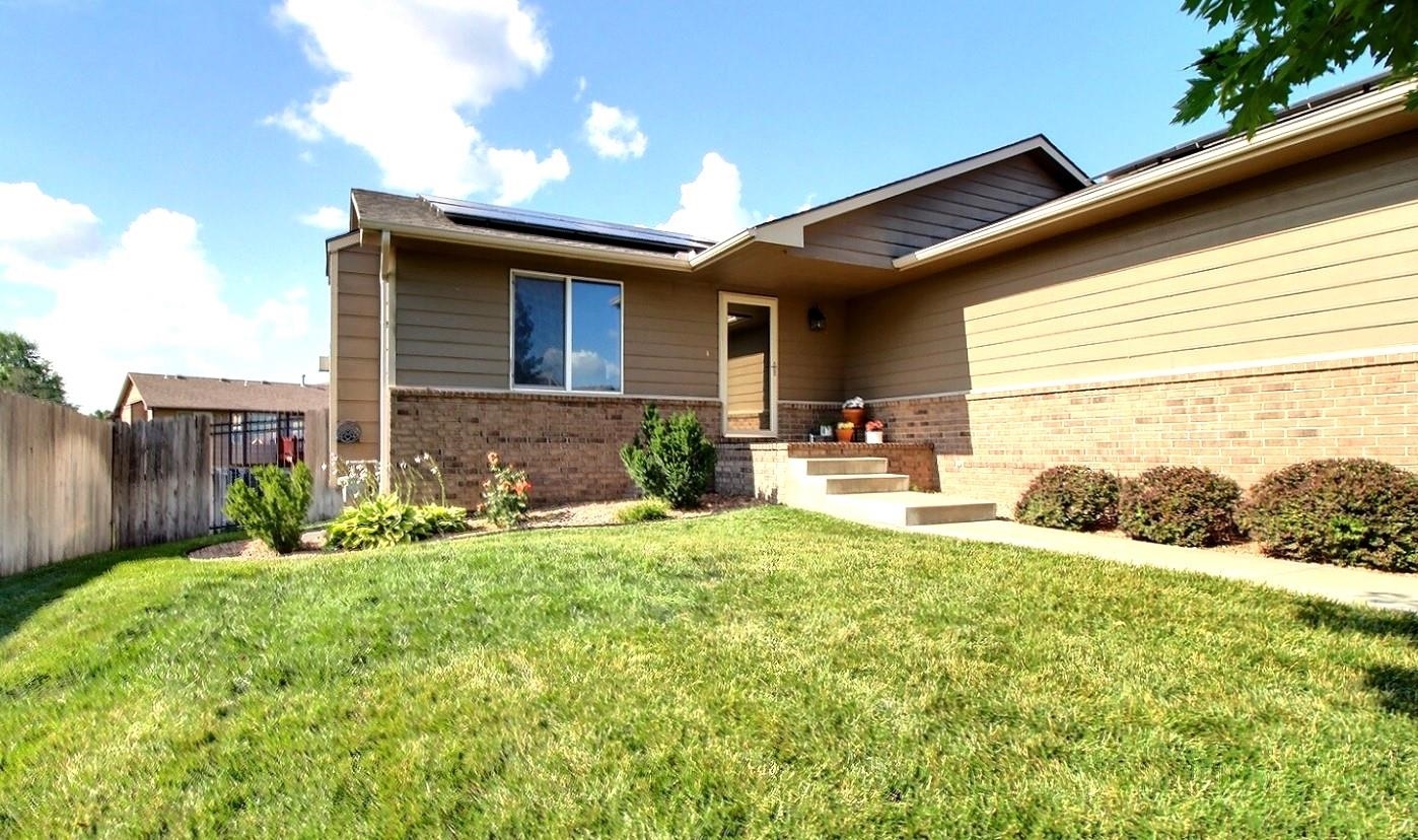 Property Photo: 870 E Winding Lane St KS 67037