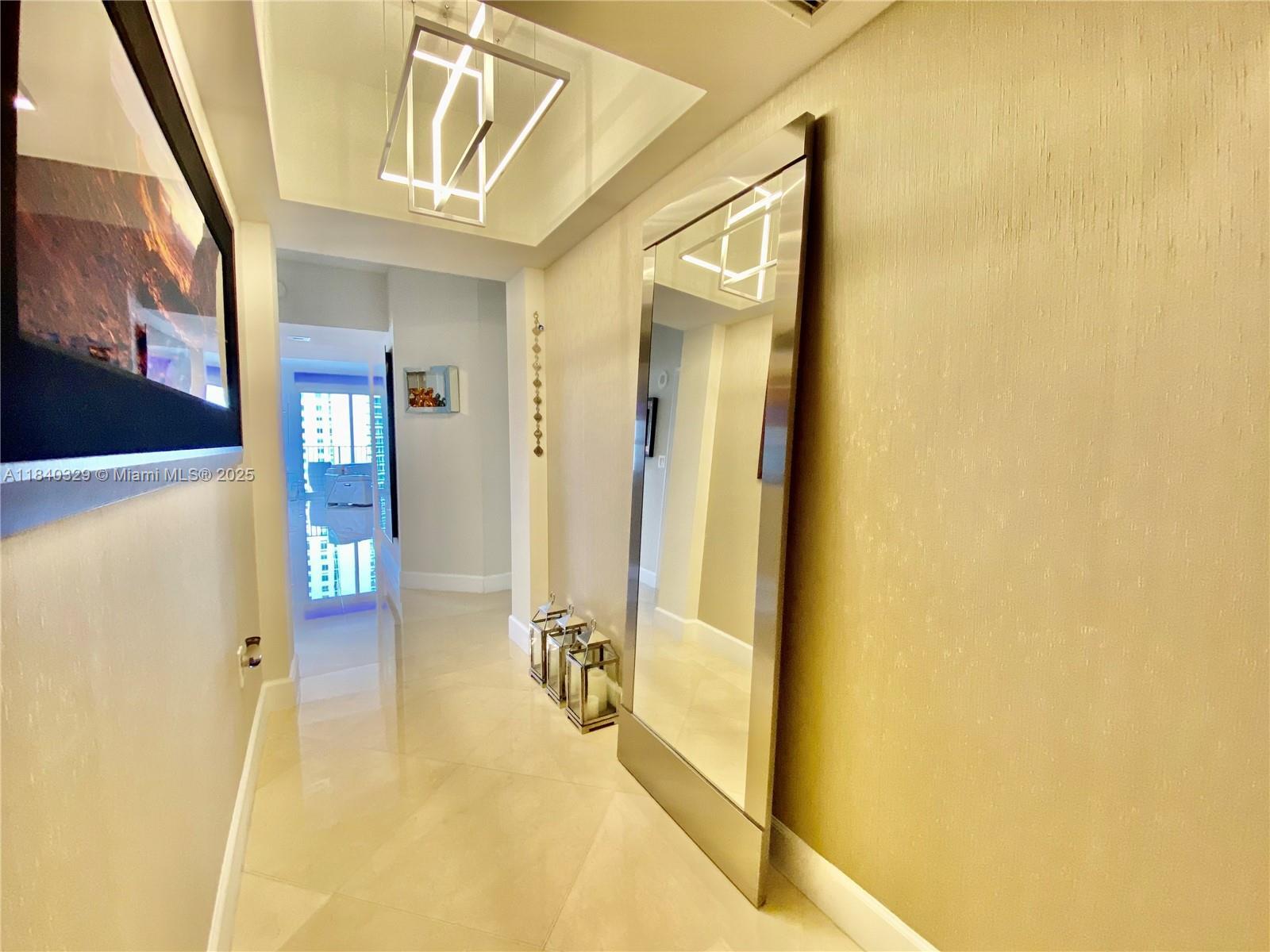19900 E Country Club Dr 1220  Aventura FL 33180 photo