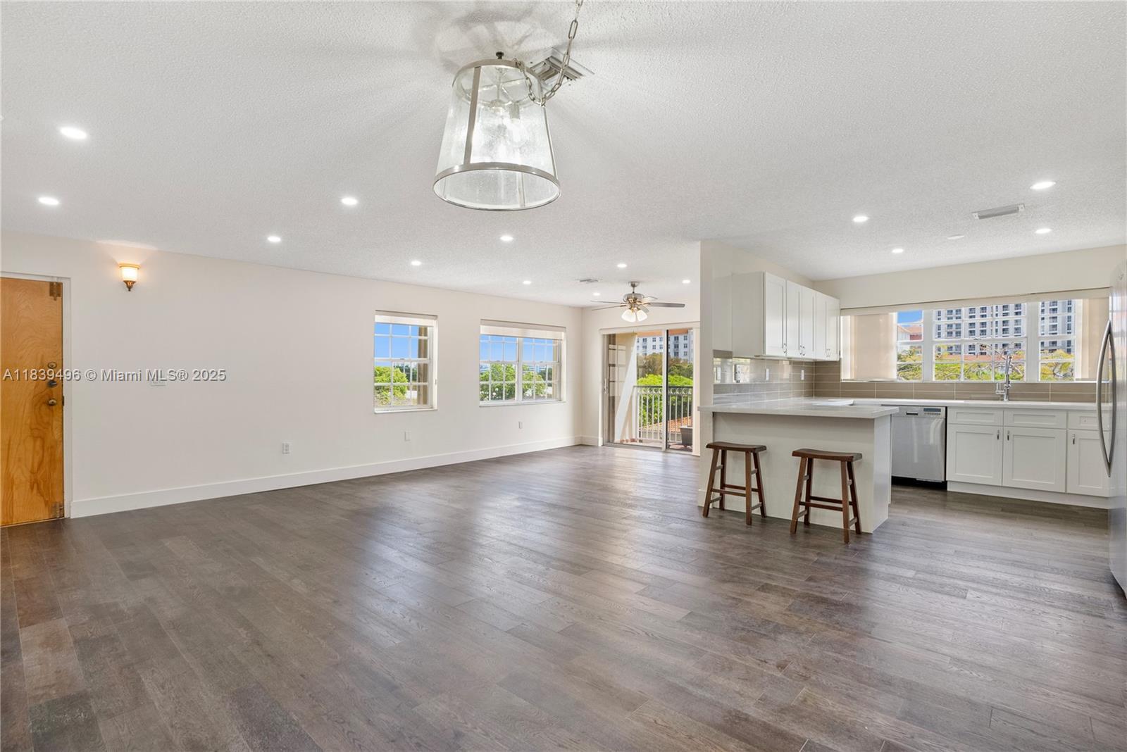 Property Photo: 37 Majorca Ave 401 FL 33134