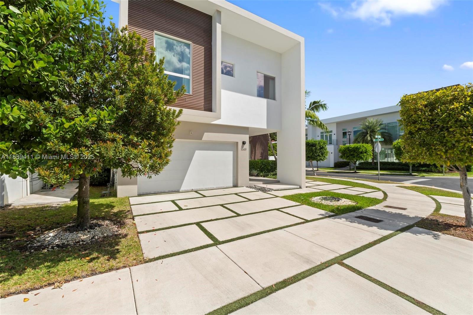 10431 NW 68th Ter  Doral FL 33178 photo