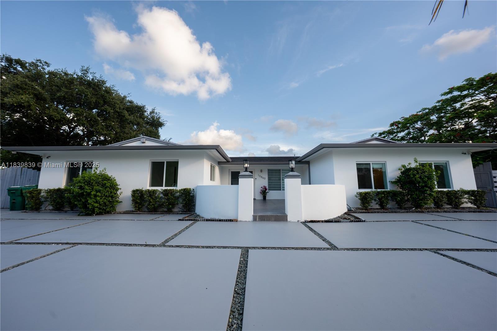 Property Photo:  10860 SW 116th St  FL 33176 