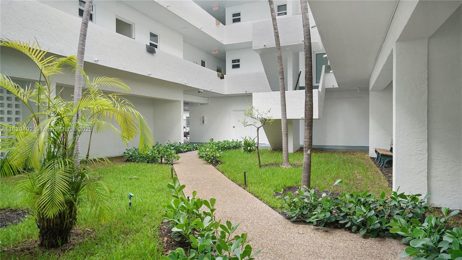 Property Photo: 1033 Lenox Ave 304 FL 33139