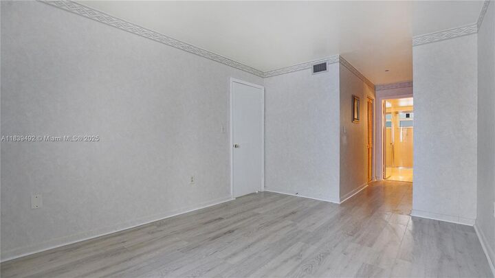 Property Photo:  1033 Lenox Ave 304  FL 33139 