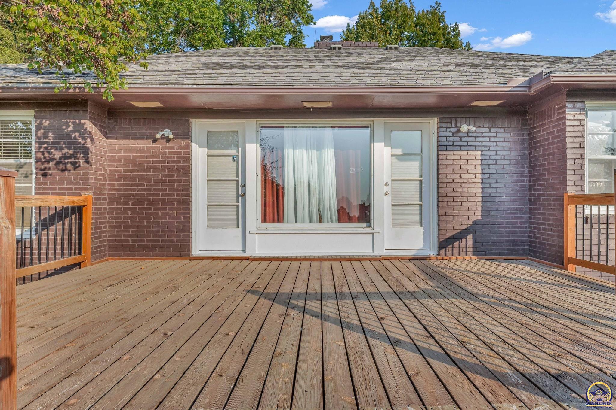 2713 SW Fairway Dr  Topeka KS 66611 photo