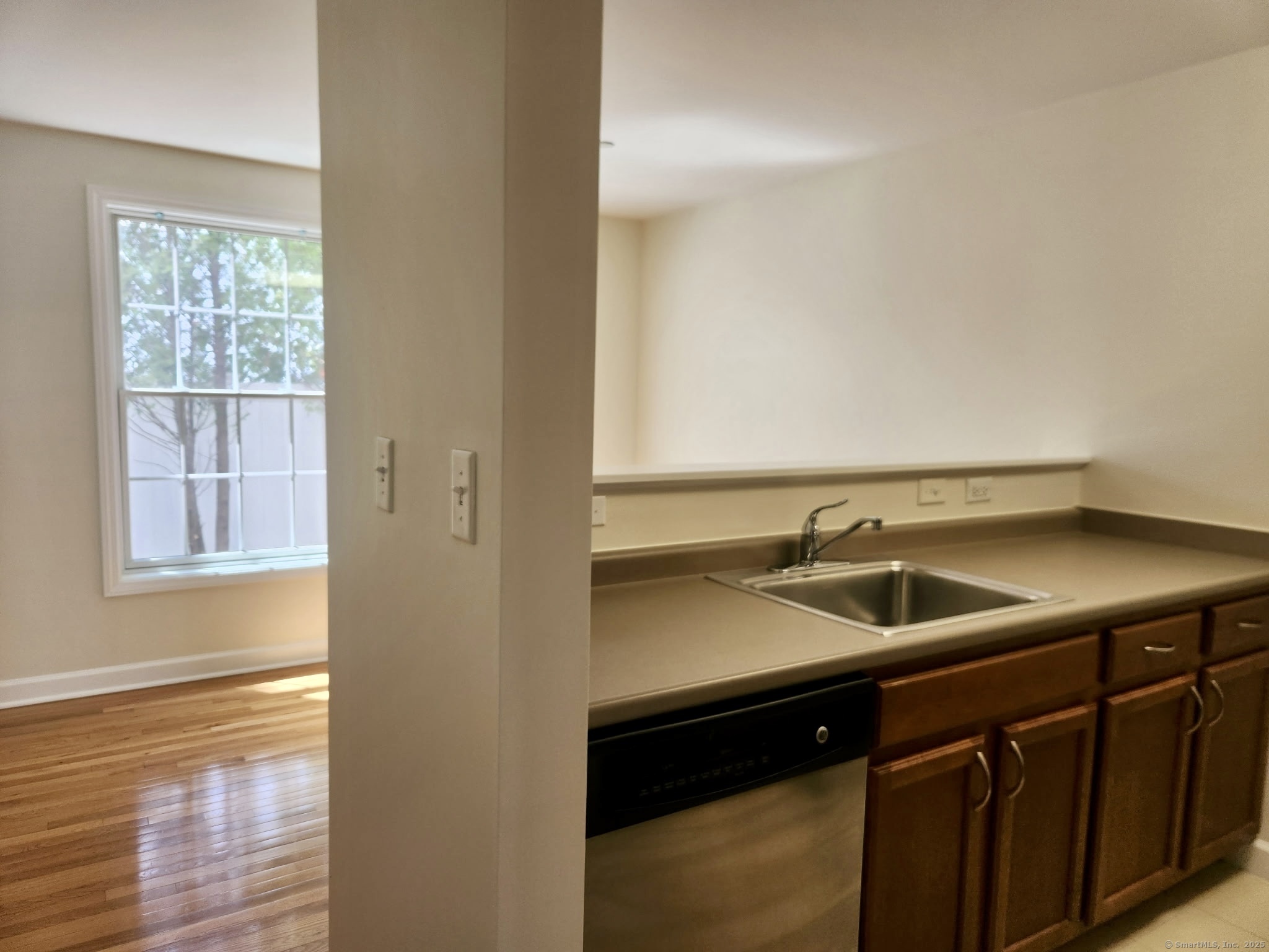 Property Photo:  37 Westwood Drive 37  CT 06902 
