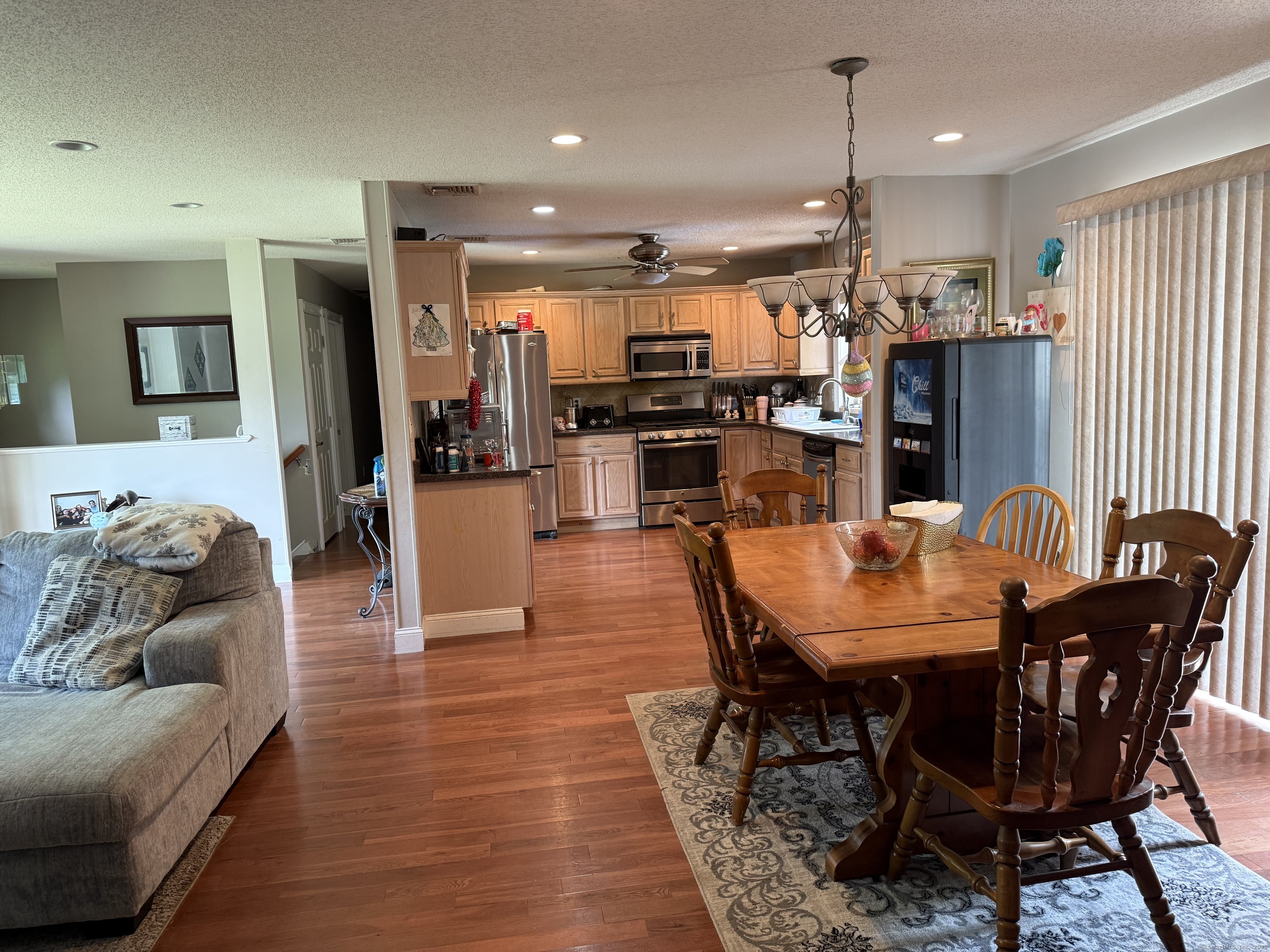 Property Photo:  300 Foxon Hill Road  CT 06513 