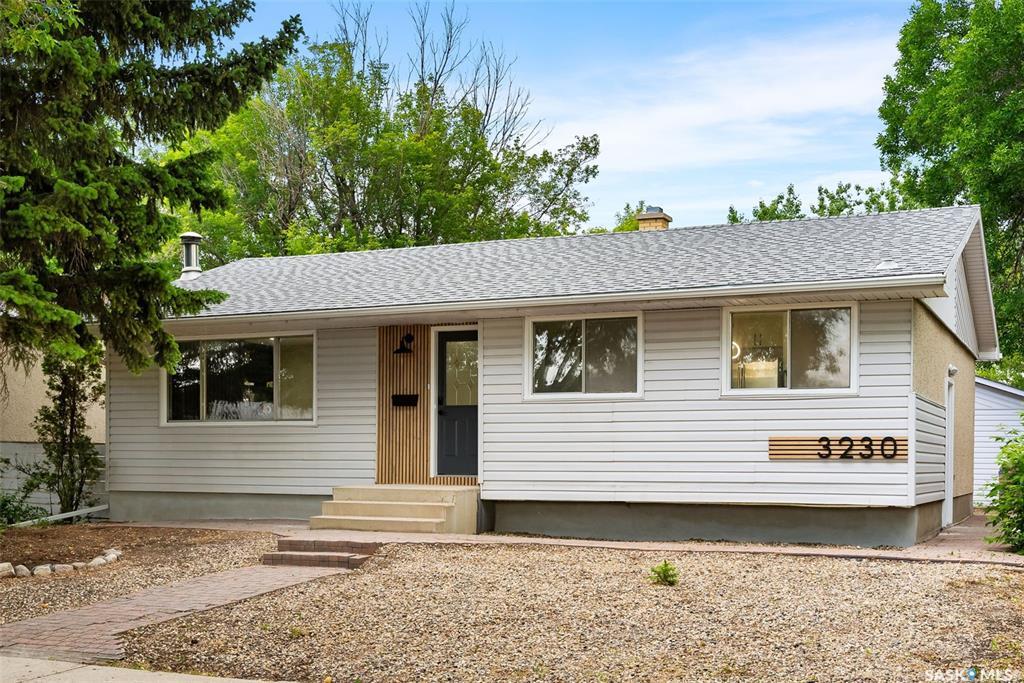 Photo de la propriété: 3230 6th Avenue N SK S4R 0P6