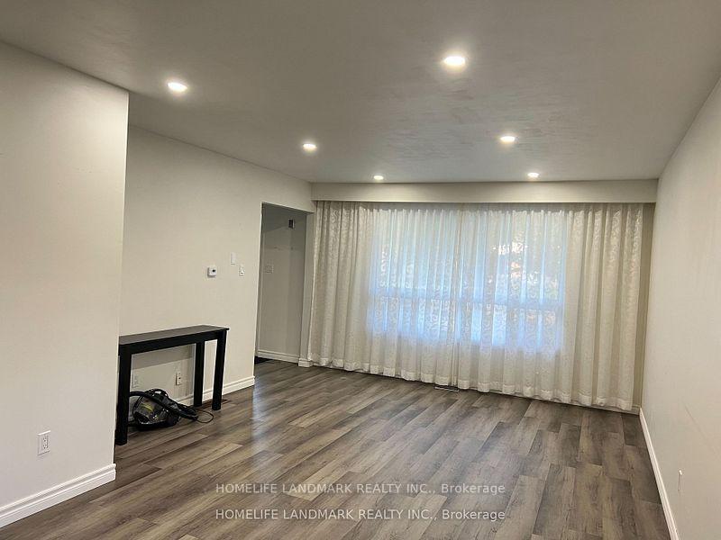 Property Photo: 478 Leacock Drive ON L4N 5P8