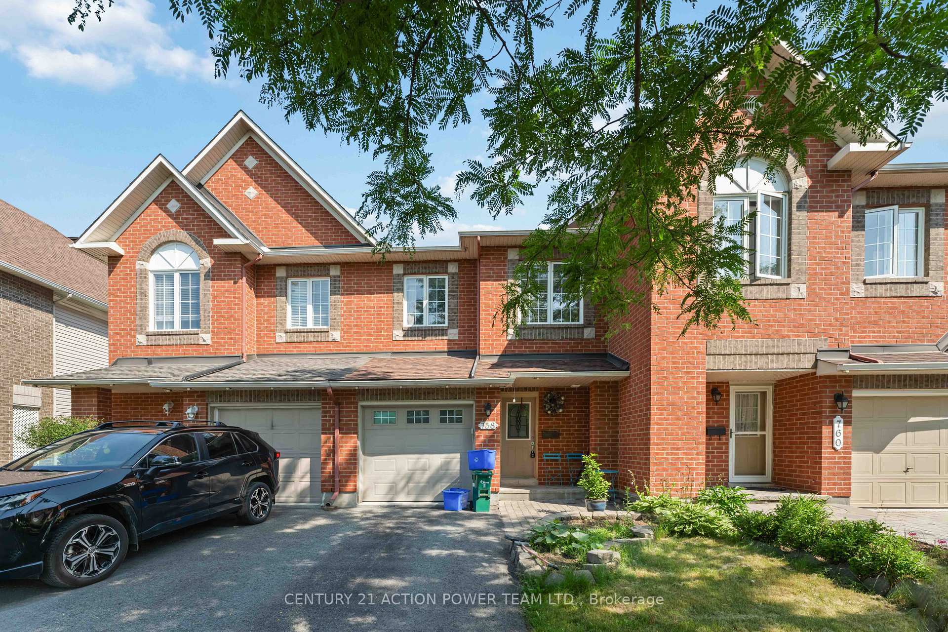 Property Photo: 758 Carmella Crescent ON K4A 4W1