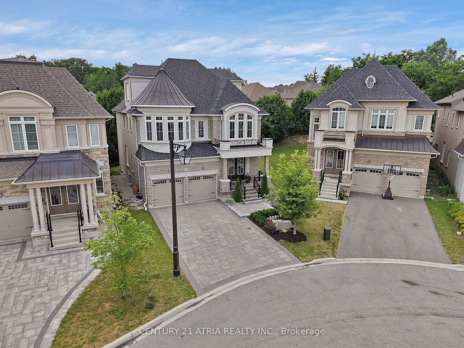 Property Photo: 12 Macdonald Court ON L4E 1E9