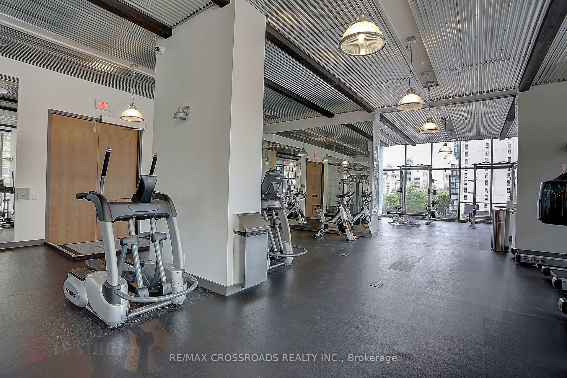 Property Photo: 5 St Joseph Street 1604 ON M4Y 1Z3