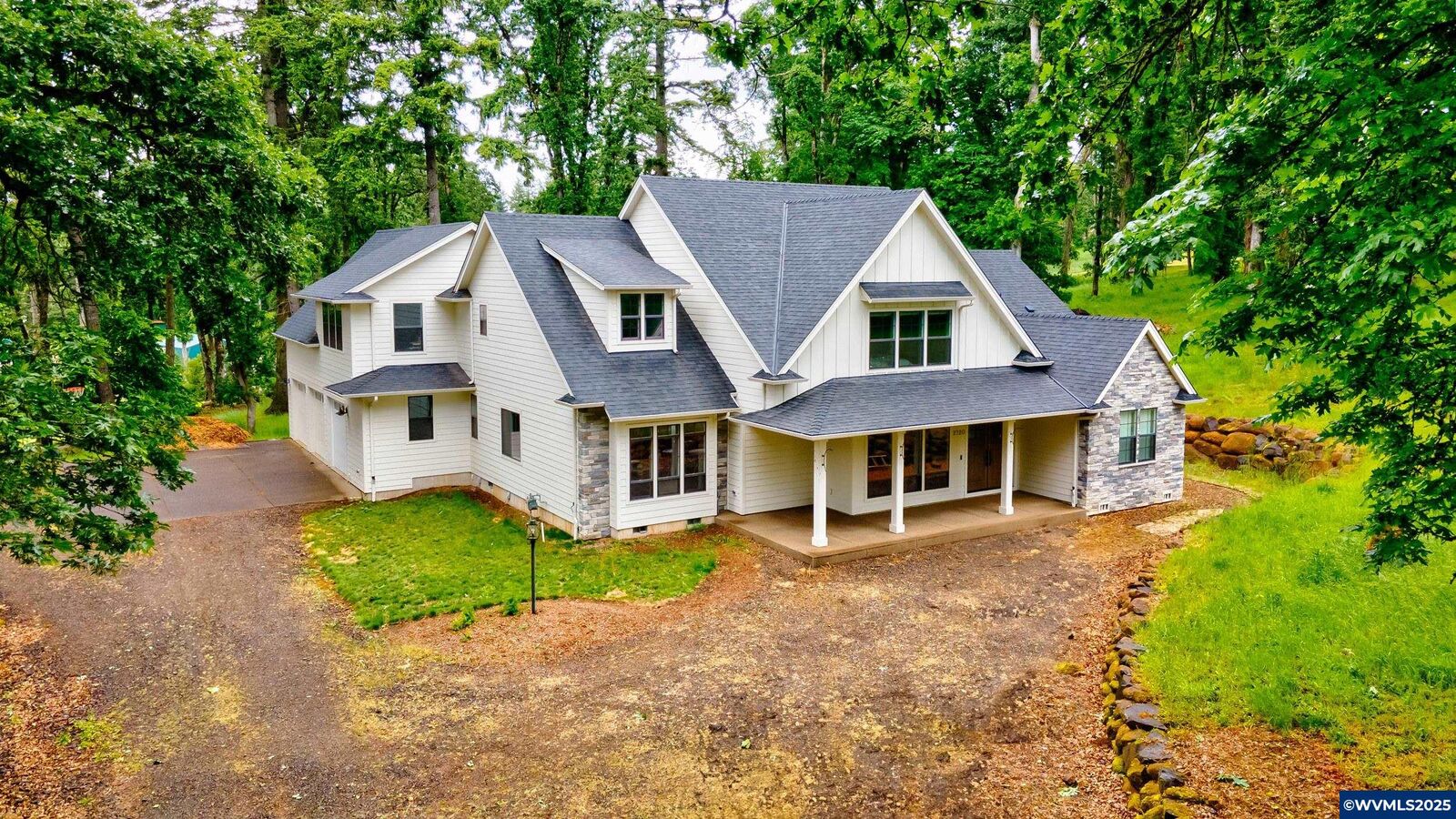 Property Photo:  2720 Tara Wy SE  OR 97317 