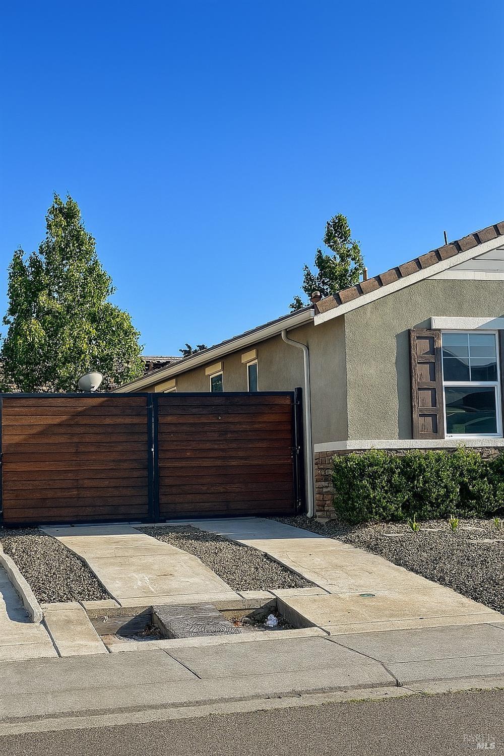 Property Photo:  149 Shubin Way  CA 95687 