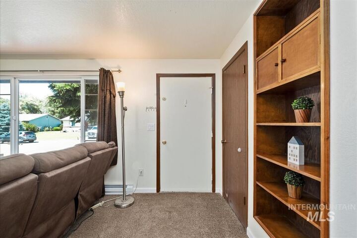Property Photo: 2601 E Denver ID 83687